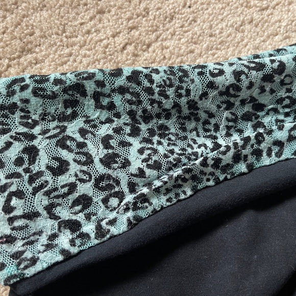 Capri leggings with fold over lace top - Picture 3 of 5